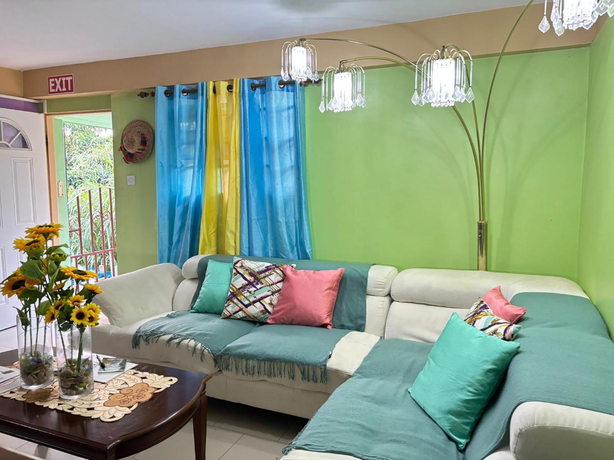 Matthew'S Miracle View Roseau Exterior foto